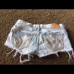 Distressed denim Hollister short *DONATING SOON*